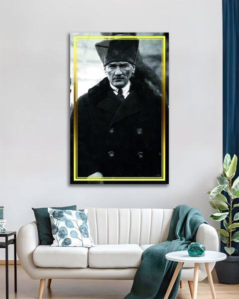 Sarı Çerçeve Görünümlü Atatürk Cam Tablo