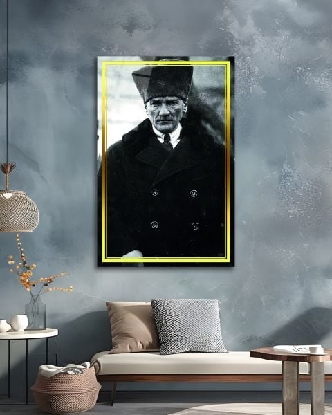 Sarı Çerçeve Görünümlü Atatürk Cam Tablo