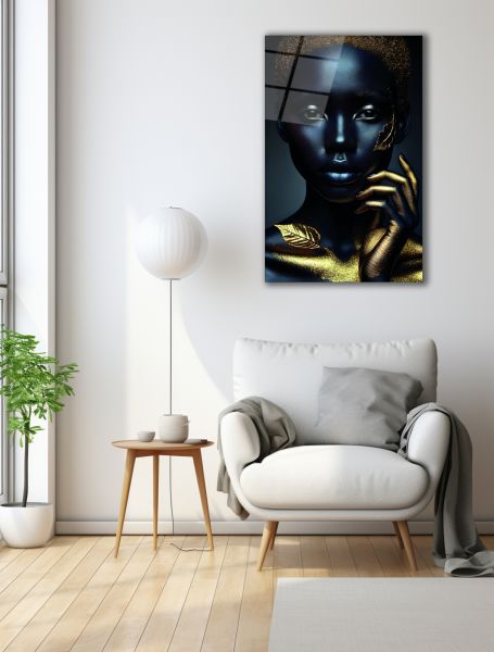 Altın Boyalı Afrikalı Kadın Dikey Cam Tablo