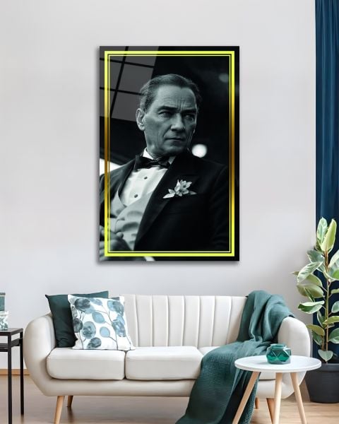 Sarı Çerçeve Görünümlü Atatürk Yan Portre Siyah Beyaz Cam Tablo
