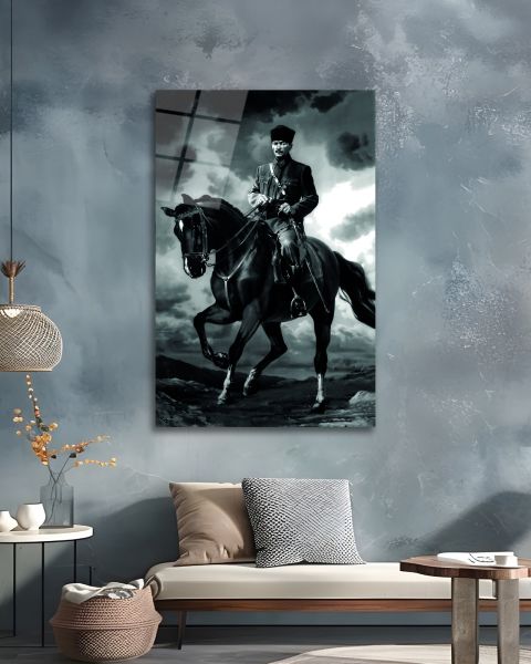 At Üstünde Atatürk Siyah Beyaz Cam Tablo