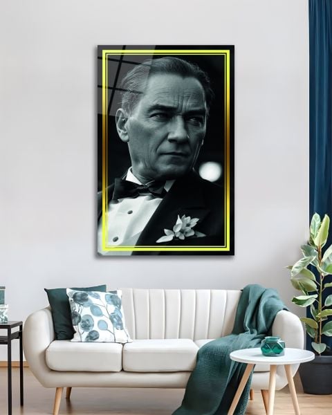 Sarı Çerçeve Görünümlü Atatürk Yan Portre Siyah Beyaz Cam Tablo