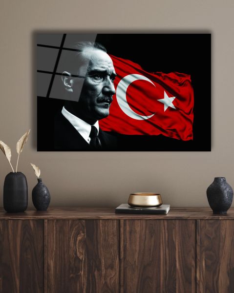 Atatrük ve Şanlı Türk Bayrağı Cam Tablo