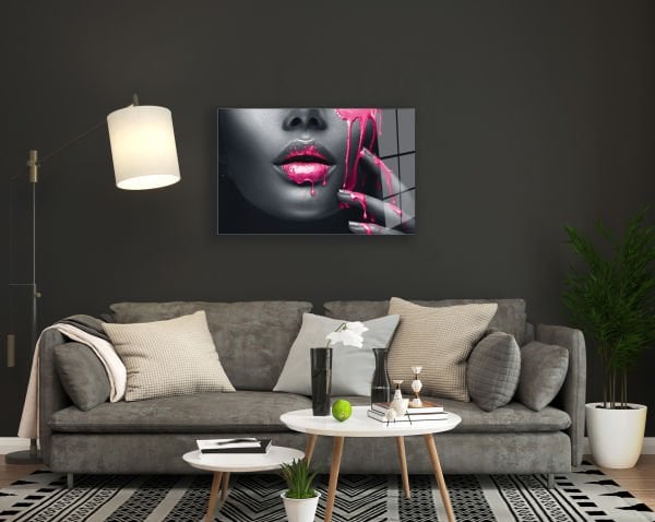 Pembe Boyalı Kadın Dudağı Cam Tablo